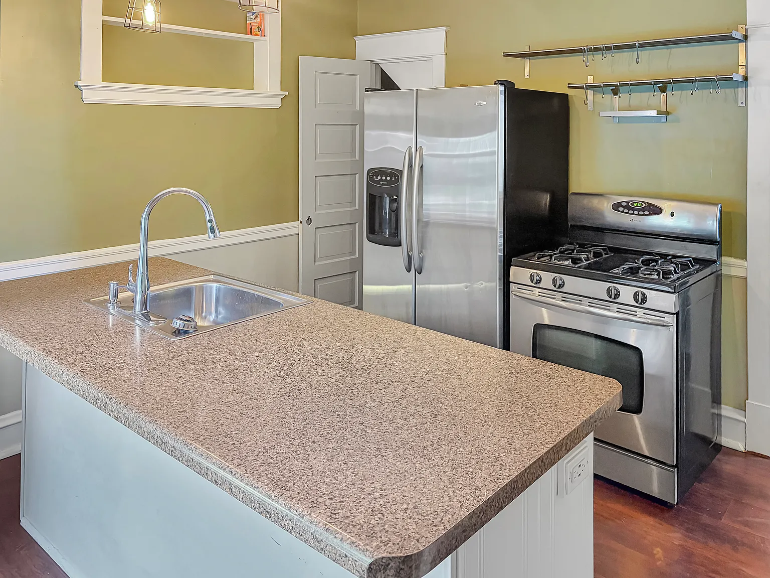 4 bed, 1428 sqft, $2,000 — Photo 3