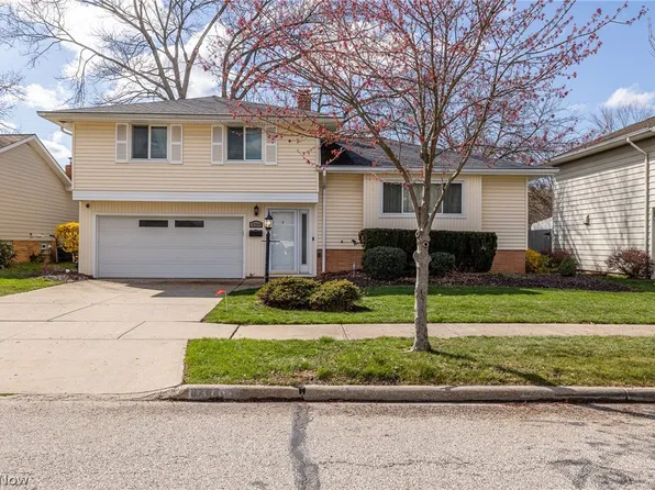 6764 Reid Dr, Parma Heights, OH 44130