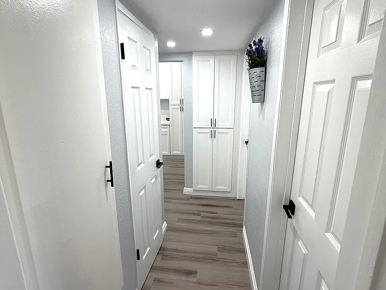 Welcome to Pacific View Apartments — Photo 28