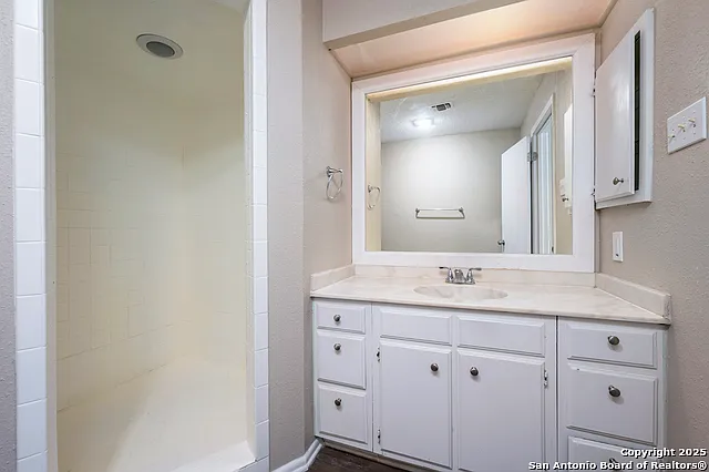1819 Babcock Rd #704 — Photo 16