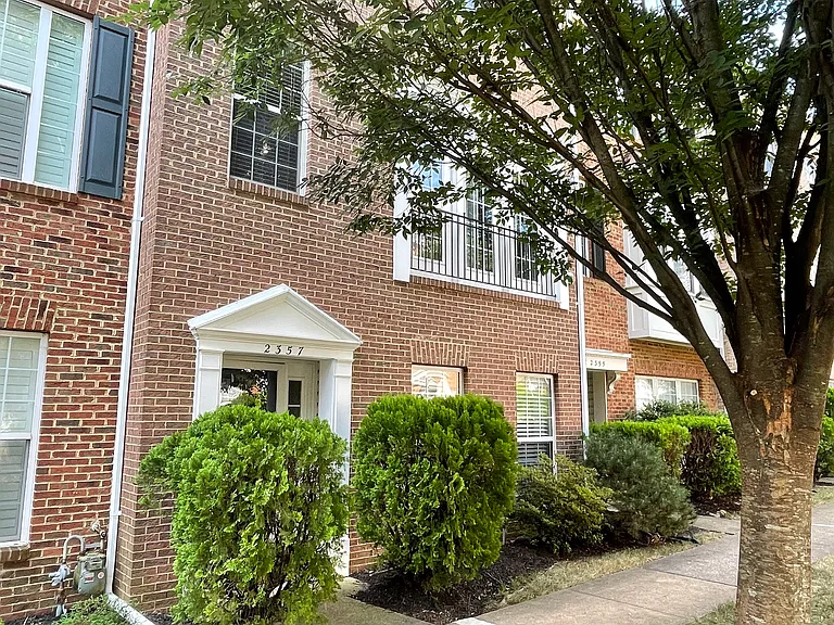 2357 Huntington Station Ct — Photo 2