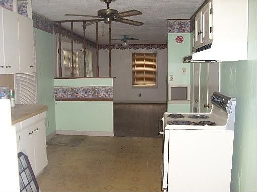 4th image of 305 W College St