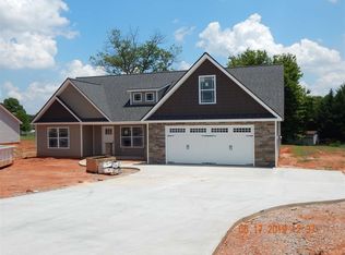 1467 Ballenger Rd, Wellford, SC 29385