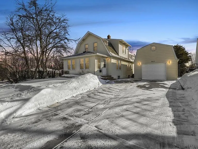 3617 Edward St NE — Photo 16