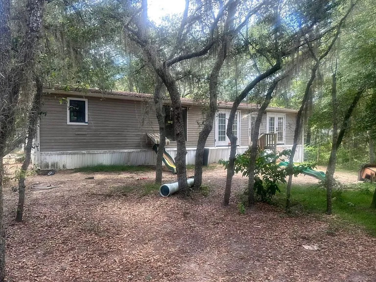 Emerald Pl — Photo 1