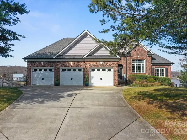 6980 Golden Bay Ct, Sherrills Ford, NC 28673