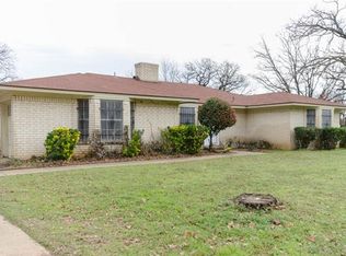 2925 Craig Ct, Fort Worth, TX 76112