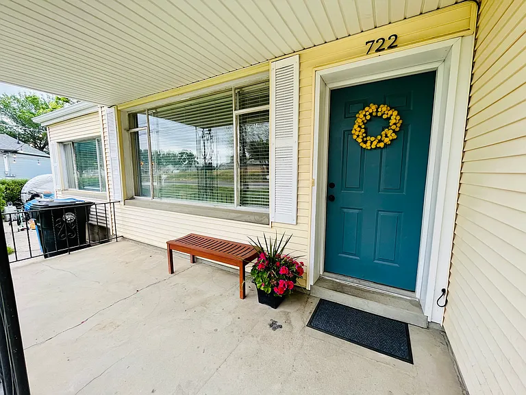 722 W 400 N — Photo 1