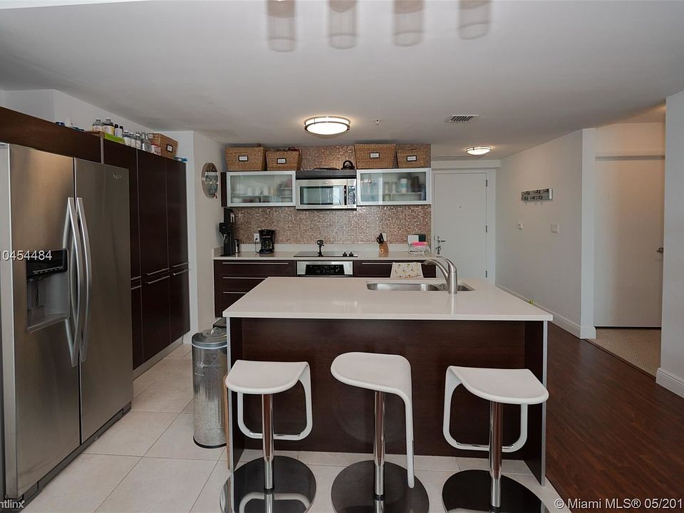 1st image of 1900 N Bayshore Dr APT 1904