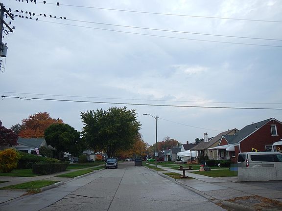 5th image of 21829 Gaukler St