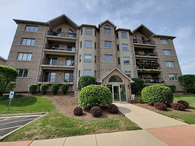 1st image of 14150 Sheffield Dr APT 401
