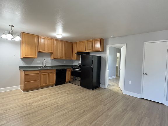 4th image of 2464 Wrondel Way #W/d