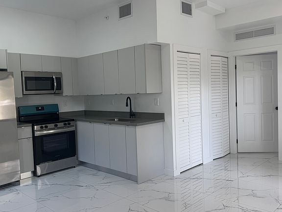 5th image of 1903 NW 20th Ave #3