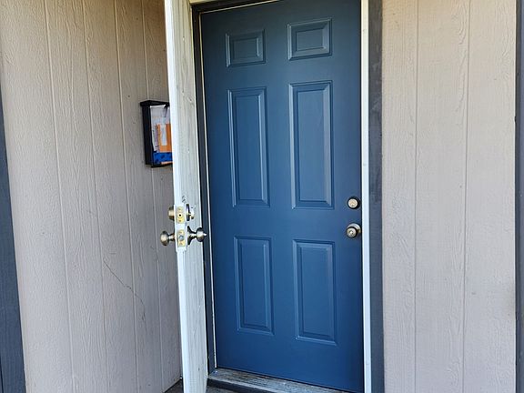 3rd image of 2160 Whippoorwill Ln
