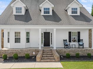 8746 Streamside Dr, Ooltewah, TN 37363