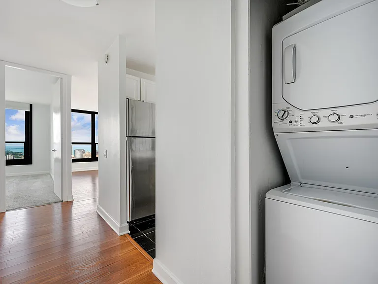 1030 N State St #40E — Photo 15