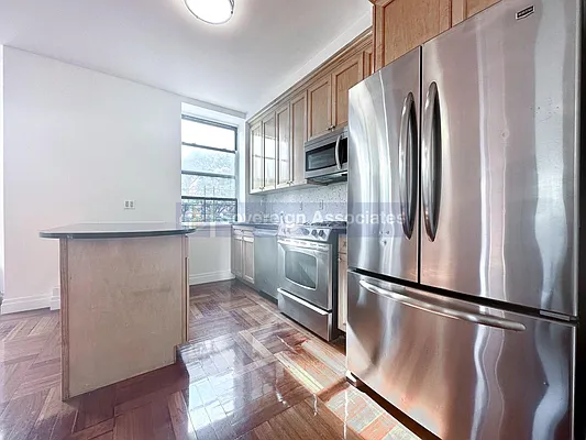 Rented by Sovereign Associates | media 13