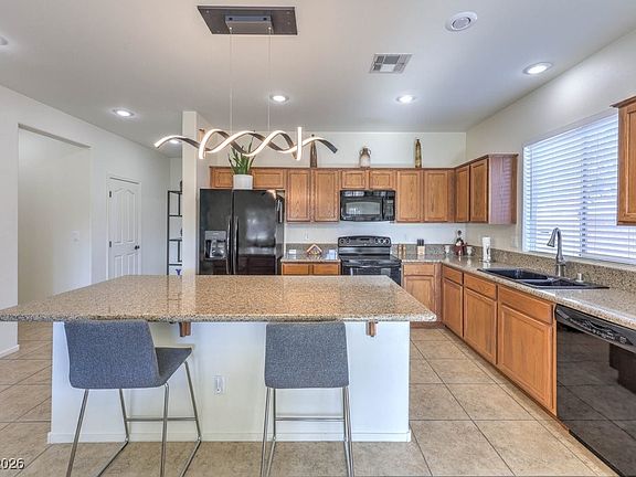 3rd image of 5067 Semifonte Dr
