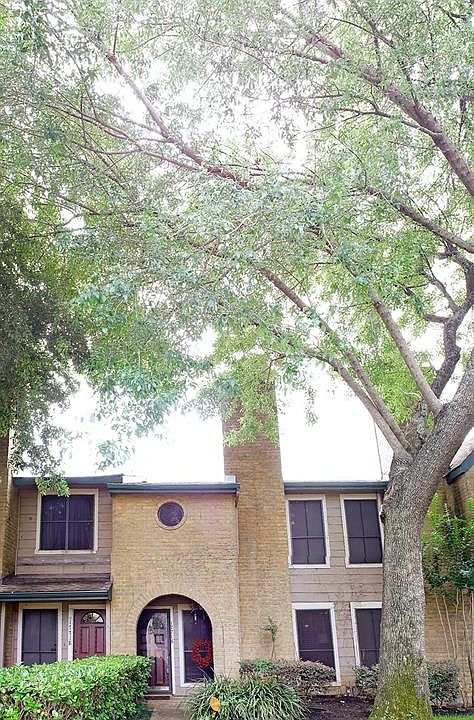 1st image of 17716 Kings Park Ln