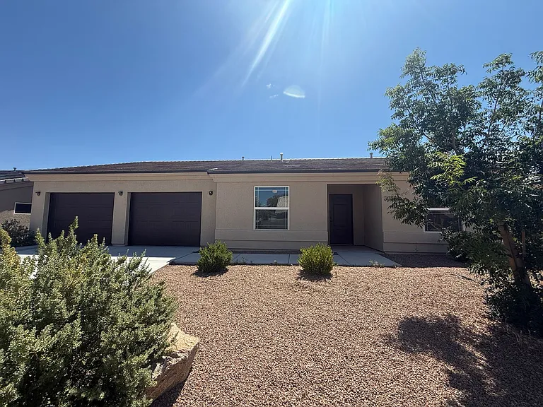 3038 Mallory Loop — Photo 1