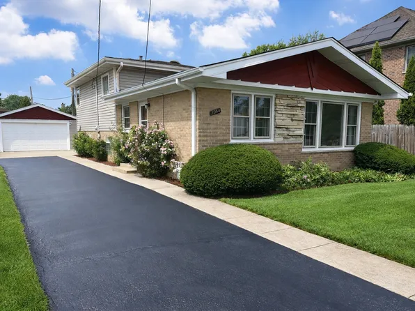 2054 Birch St, Des Plaines, IL 60018