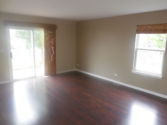 4th image of 390 S Annandale Dr