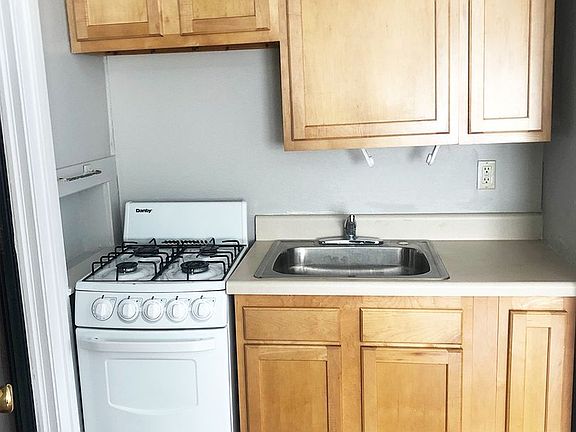 2nd image of 3304 Jefferson Ave #3317-211
