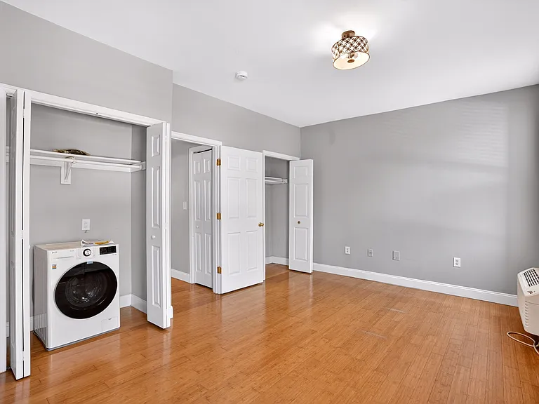 150 Van Horne St #2 — Photo 10
