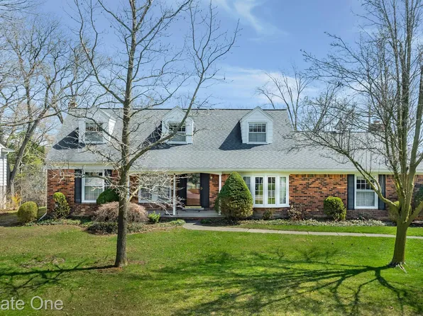 26254 Kiltartan St, Farmington Hills, MI 48334