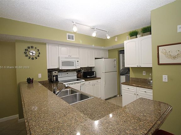 5th image of 278 Village Blvd APT 8105