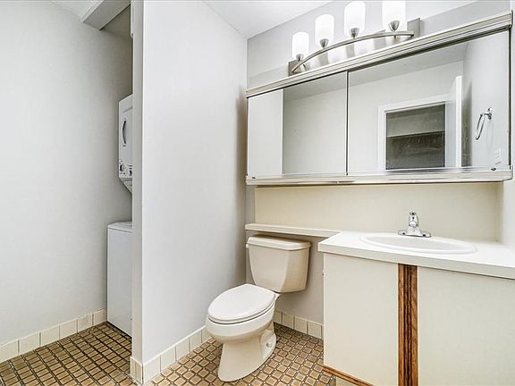 5th image of 19 Waterview