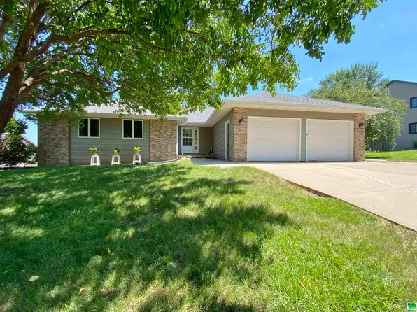 1530 3rd Ave SE, Le Mars, IA 51031