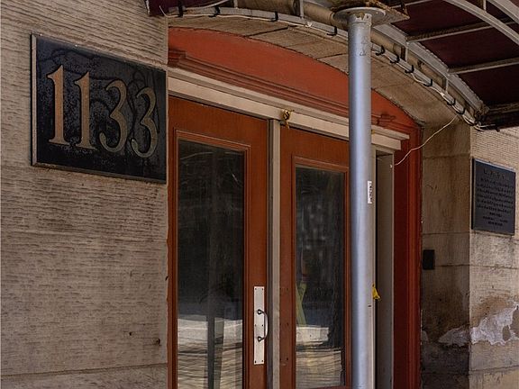2nd image of 1133 W 9th St APT 112