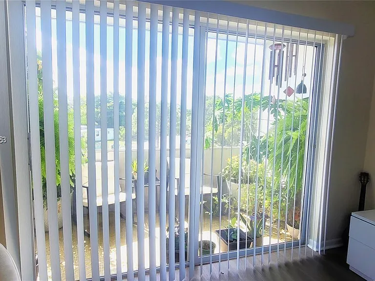 2200 Park Ln #302 — Photo 7