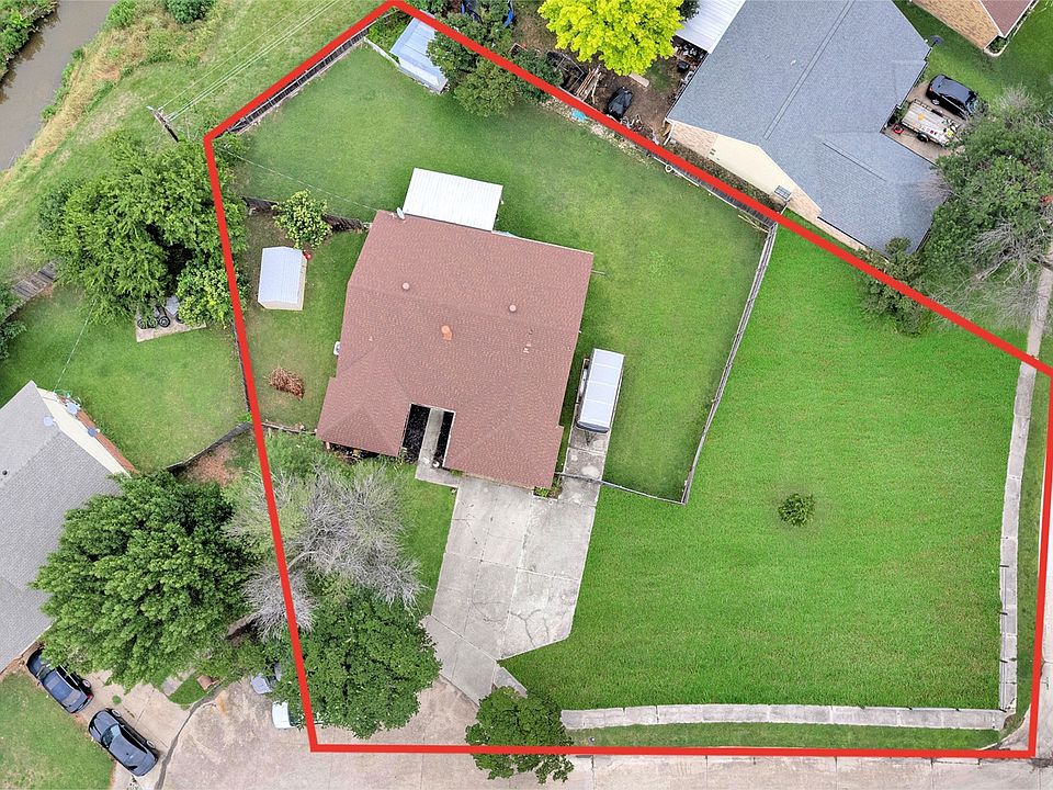 1st image of 2804 Miller Pl