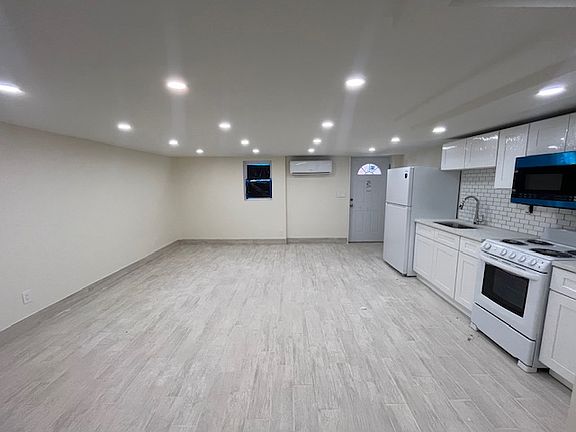 2nd image of 945 E 83rd St #1B