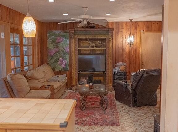 3rd image of 6131 Gun Club Road