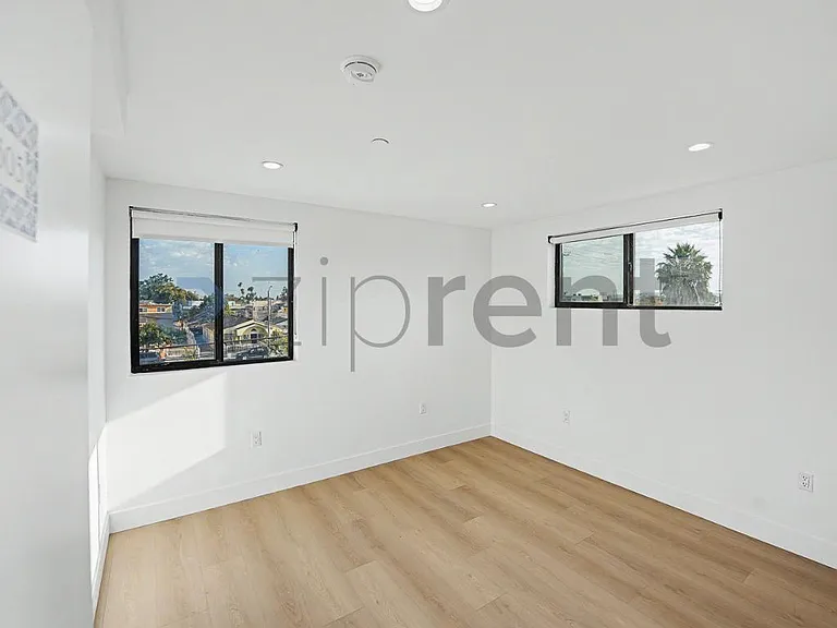 1438 W 37th Dr — Photo 13