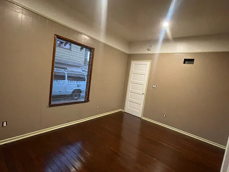 2303 S Catalina St — Photo 14