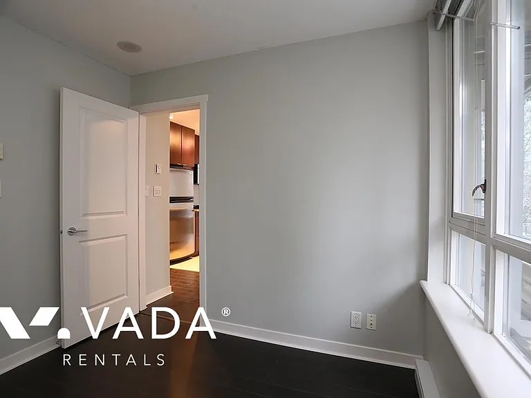 1001 Richards St #302 — Photo 12