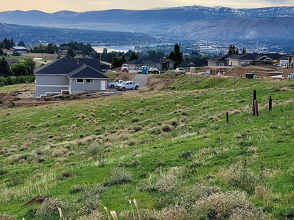3rd image of 83 Sunny Meadows Loop