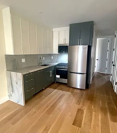 2nd image of 346 Franklin Ave APT 1
