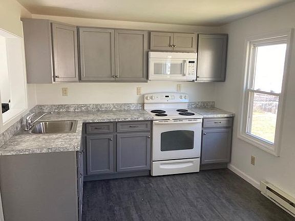 4th image of 12 Ridge Ave