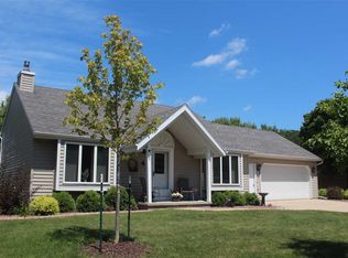 4 Sunbeam Ct, Appleton, WI 54915