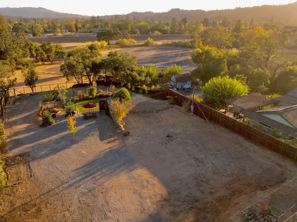 4800 Wagon Wheel Lane, Santa Rosa, CA 95409