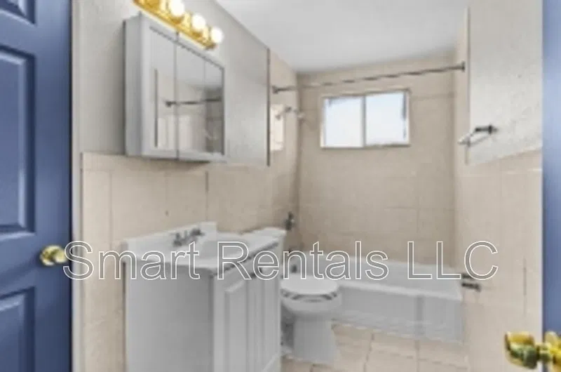 3 bed, 1.5 bath, 1200 sqft, $1,199 — Photo 4