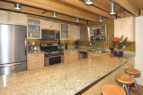 Kitchen with Granite & Stainless