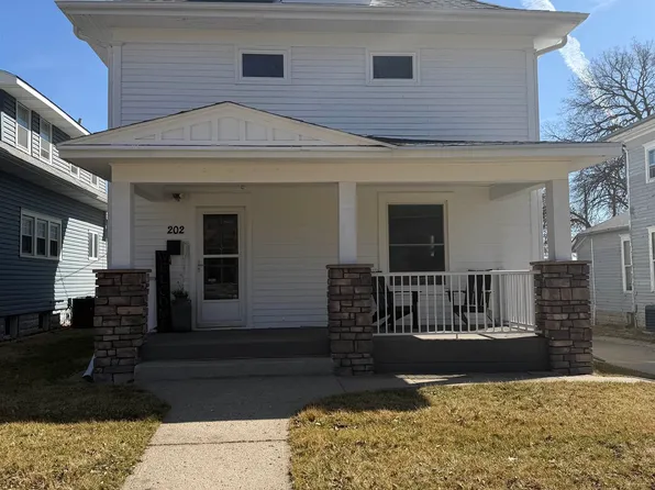 202 N 9th St, Norfolk, NE 68701