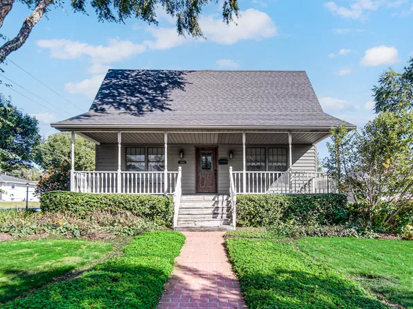 1447 N Woodlawn Ave, Griffith, IN 46319