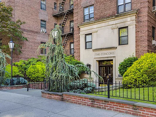 Sold by Horowitz Real Estate | media 21